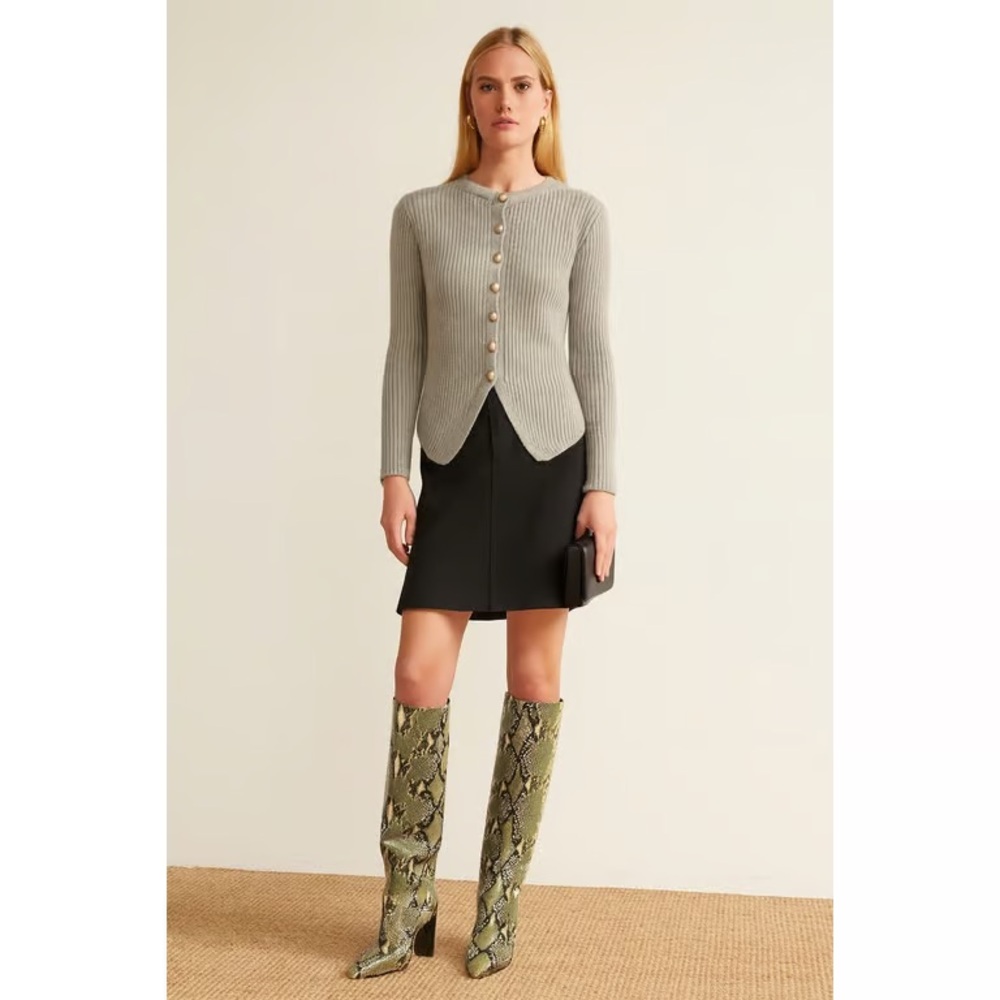 Chic Gray Women's Sweater with Button Detail